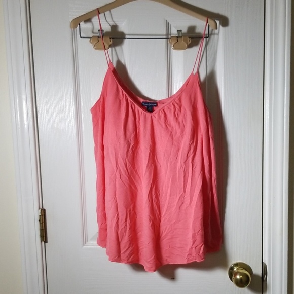 American Eagle Outfitters Tops - American eagle pink tank top with built in bra
